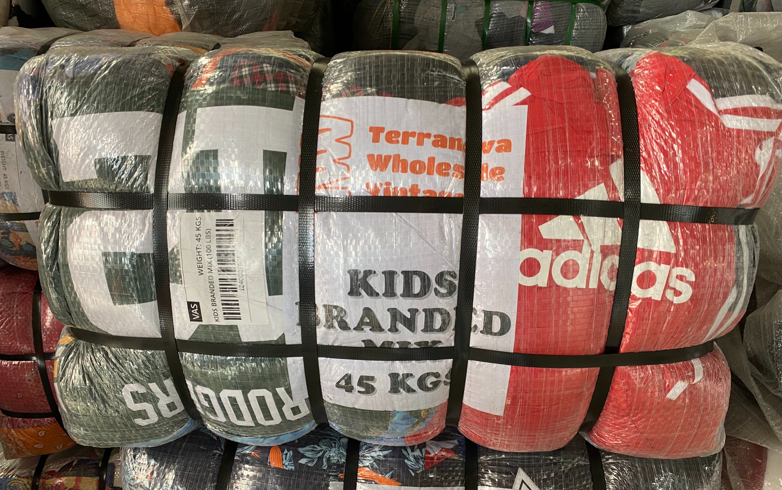 BALA ROPA INFANTIL DE MARCA