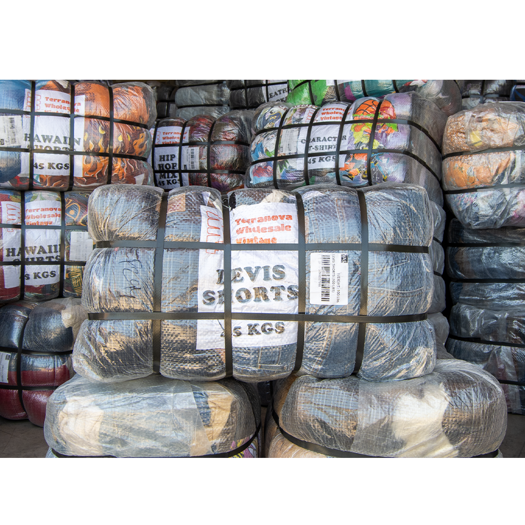 BALA PANTALONES CORTOS LEVIS